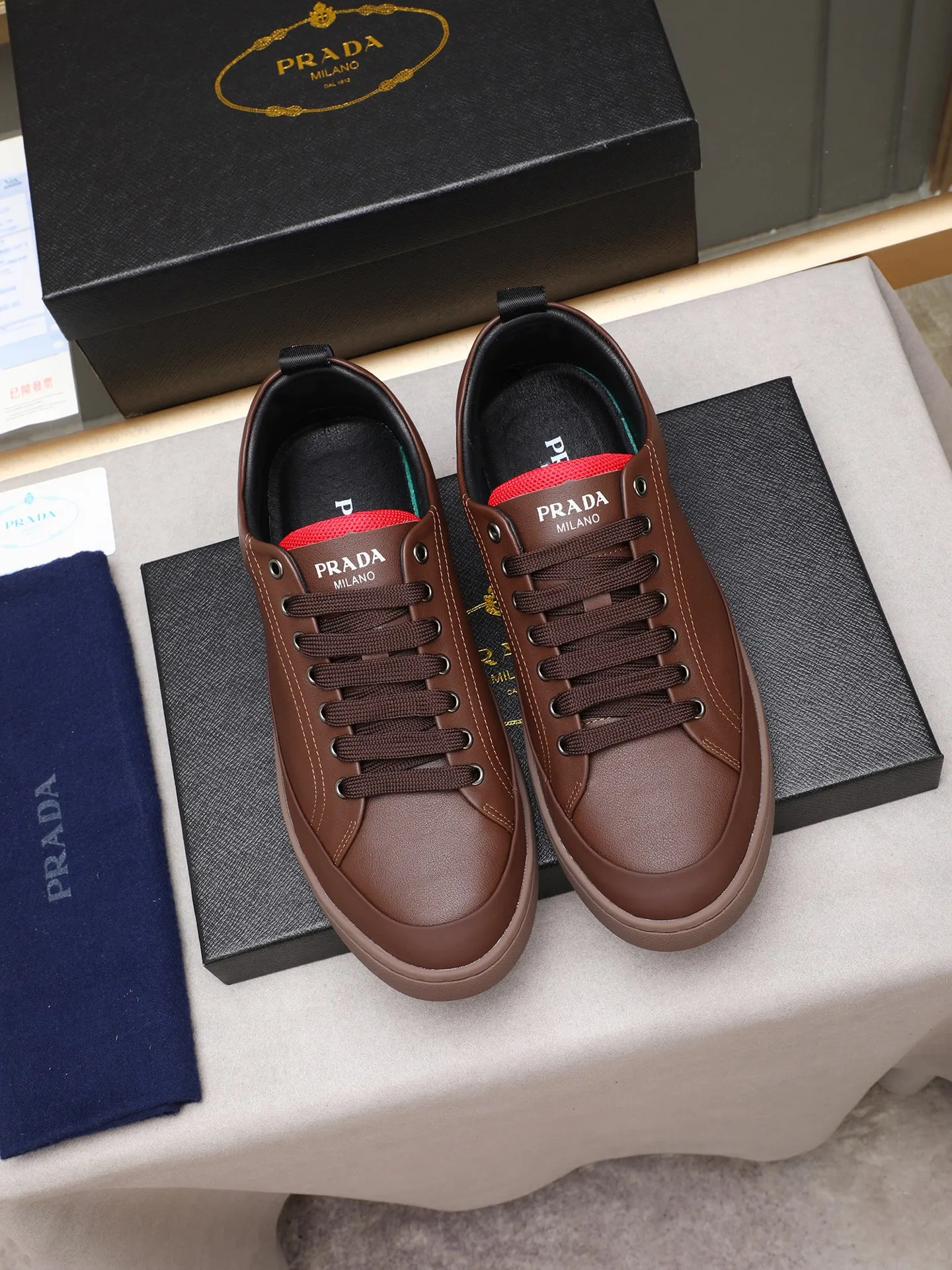 Men's shoes💰420💰 Brand: PRADA (Prada) Standard code: Men's code 38–44 (45 can be customized) Material: Original cowhide, breathable sheep lining Special outsole Style category: Men's fashionable casual sneakers Low-key luxury! Color: actual picture color